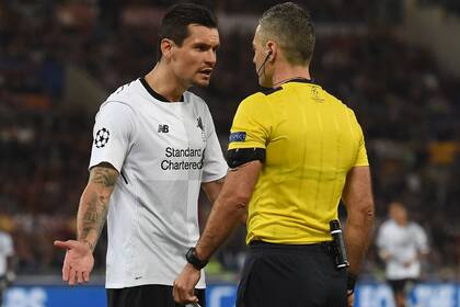 Lovren protesta: al final, festejó el pase a la final.