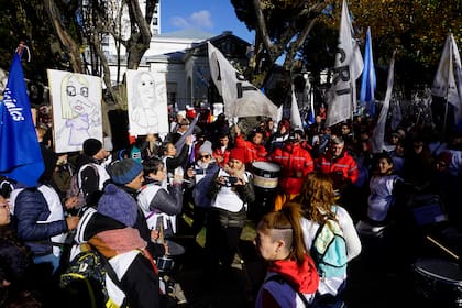 El reclamo de la Asociación de Docentes de Santa Cruz en una protesta en Río Gallegos contra la gestión de Alicia Kirchner