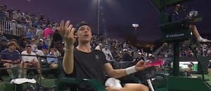 El curioso enojo de Shapovalov con su equipo en su triunfo ante Tomás Etcheverry en Indian Wells