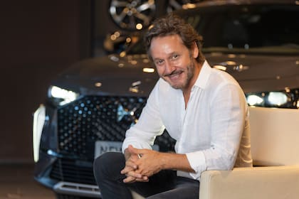 El reconocido actor prefiere utilizar el auto en la ciudad y admite que no le gusta manejar de noche