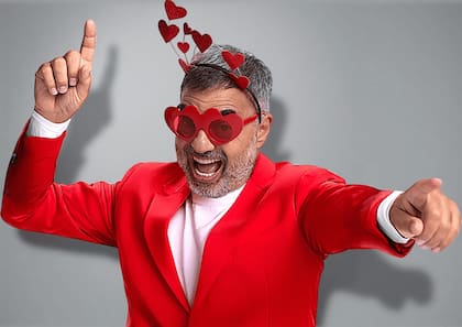 El reconocido comediante se presenta con nuevo repertorio