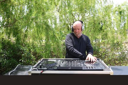 El reconocido DJ Jaroc musicaliza la zona Chill