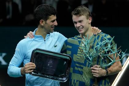 El reconocimiento de Djokovic para el danés Holger Rune, campeón del Masters 1000 de París-Bercy
