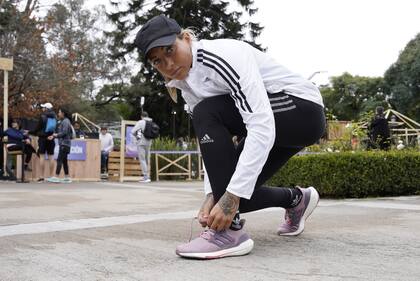 El recorrido estuvo liderado por Vanshi Thomas, atleta chubutense, campeona de los 800 metros y embajadora de adidas, que corrió y alentó a los inscriptos