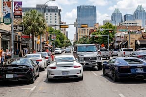 Es abogado y explica el misterio de los autos de lujo en Texas que tienen placas de Montana