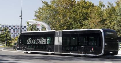El rediseño de la circulación contempla la incorporación de trambuses y colectivos totalmente eléctricos como parte de los desafíos para promover medios de transporte público sustentables y complementar los ya tradicionales (Gentileza Gobierno de la Ciudad)