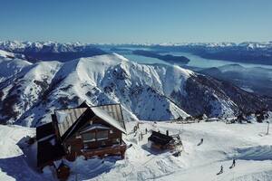El refugio Lynch, a donde había logrado ascender el grupo de esquiadores en el que estaba la turista japonesa que sufrió un ACV