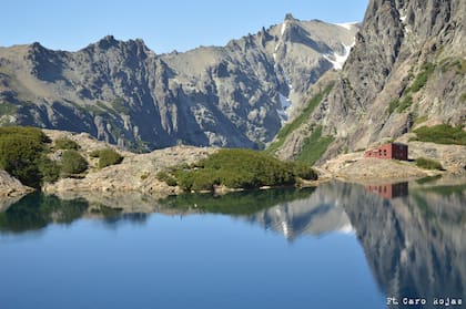 El refugio Manfredo Segre, en laguna Negra, tiene capacidad para 35 personas