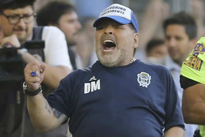 El regalo de Diego Maradona al plantel antes del partido de Gimnasia contra Boca