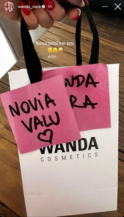 El regalo de Wanda para la novia de su hijo Valentino (Foto: Instagram @wanda_nara)