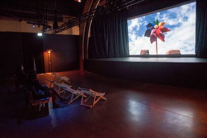 El registro de Dismaland, en pantalla gigante