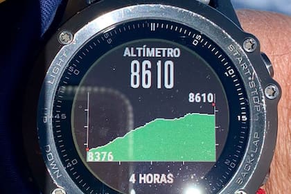El reloj de Juan y la altura que marcaba al llegar a la cumbre