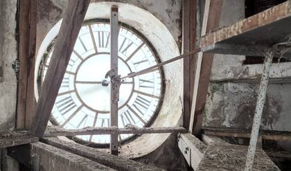 El reloj de la catedral tiene dos metros de diámetro.