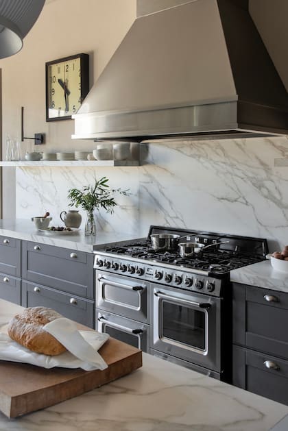 El reloj de pared también es vintage.