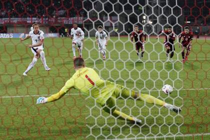 El remate cruzado de Kane para el 3-0 de Inglaterra a Letonia es el segundo gol de su cosecha personal; el delantero suma 21 en 19 partidos en su historial en eliminatorias.