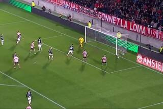 La increíble maldición de Estudiantes: así fueron los seis tiros en los palos que lo sacaron de la Sudamericana