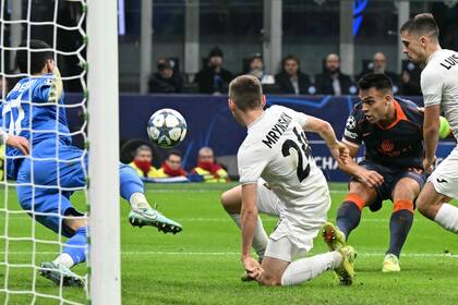 El remate de Lautaro dentro del área chica se convertirá en el primer gol de Inter