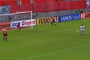 El insólito error que cometió el árbitro durante una definición por penales en la Copa Argentina