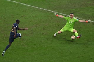 La frase lapidaria de Kolo Muani sobre la pelota que le atajó Dibu Martínez en la final del Mundial