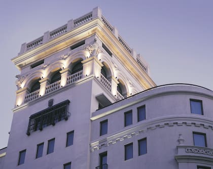 El remate del edificio tal como se observa hoy