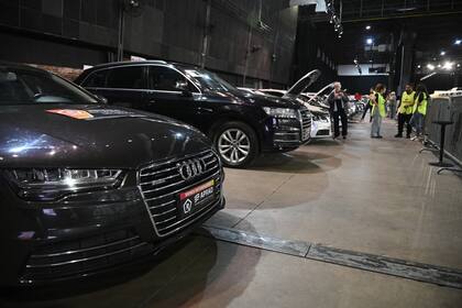 El remate está compuesto por 150 lotes de vehículos.