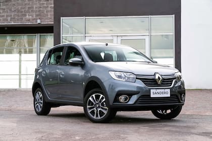 El Renault Sandero se encuentra topeado al mismo precio que los Logan y Duster