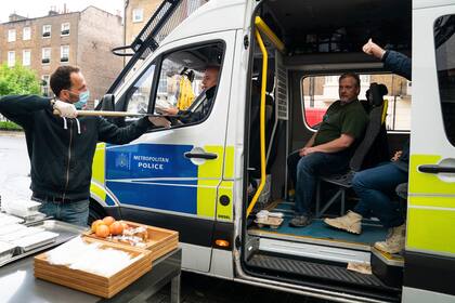 El reparto de comida de los bancos de alimentos de Reino Unido a las personas más necesitadas aumentó considerablemente a causa de la pandemia