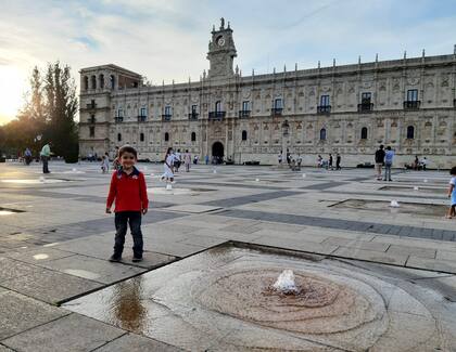 El resguardo y bienestar de su hijo Nicolás fue lo que más los motivó
