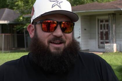 El residente de Texas de 33 años relató cómo fue su experiencia de arresto del ICE