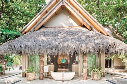 El resort 73 opciones de alojamiento entre villas en la playa y sobre el agua y residencias con mayordomo privado.