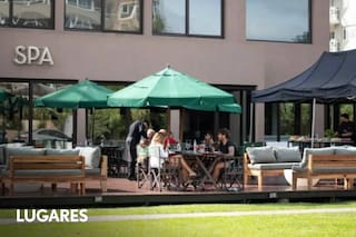 El restaurante de cocina india que seduce con sus platos especiados a pasos del mar