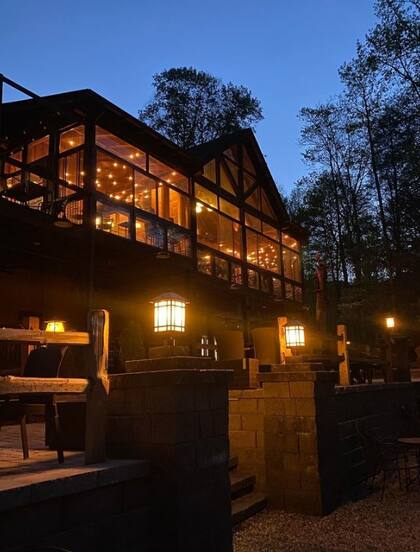 El restaurante de Georgia que cobra extra a los padres con hijos ruidosos