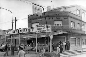 El restaurante de Pichincha y Provincias Unidas, en San Justo, donde fue asesinado el doctor Arturo Mor Roig. Luego del hecho, el comercio fue cerrado.