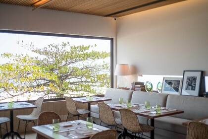 El restaurante del que salen mariscos a la parrilla