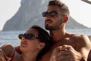 El resumen de las románticas vacaciones de Nicolás Occhiato y Flor Jazmín Peña en Ibiza