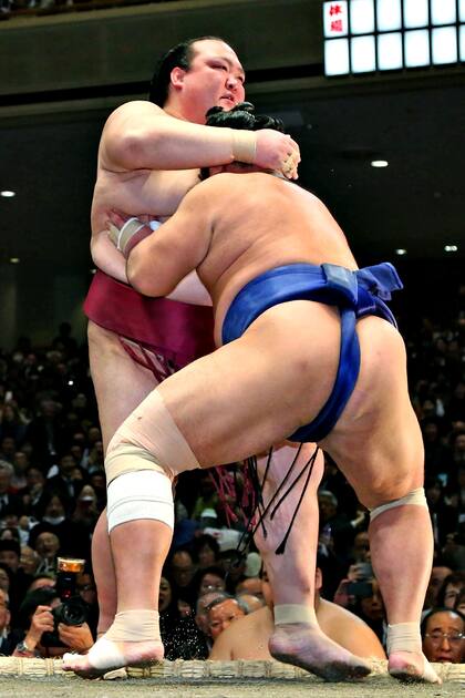 A sus 32 años, Kisenosato, abandona la competición para no deshonrar al deporte y a sus pares