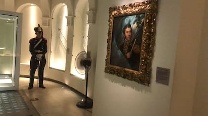 El retrato original de José San Martín, del que hay centenares de réplicas, se exhibe en el Museo Histórico Nacional