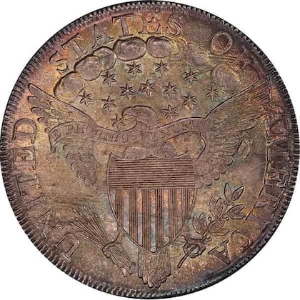 El reverso de las piezas acuñadas en 1800 cuenta con un Águila heráldica y 13 estrellas