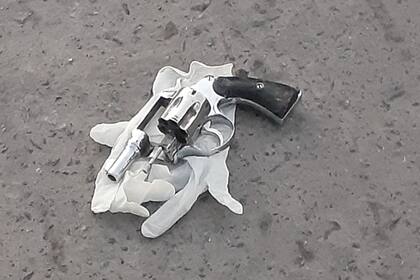 El revólver utilizado por Rolando Delgado en su raid criminal en La Cañada
