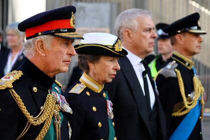 El rey Carlos II, la princesa Ana y el príncipe Eduardo, el lunes pasado