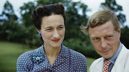 El rey Eduardo VIII abdicó para casarse con Wallis Simpson, una estadounidense que se había divorciado dos veces 