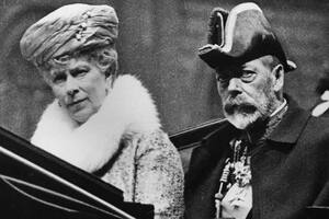 El rey Jorge V junto a la reina consorte Alejandra