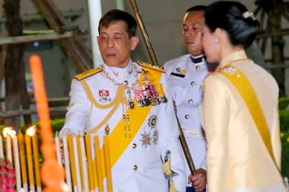 Rama X, que es rey de Tailandia desde mayo de 2019, se casó por primera vez en 1977, y todos sus matrimonios, excepto el último, terminaron de manera conflictiva