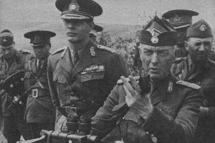 El rey Miguel I junto a Ion Antonescu
