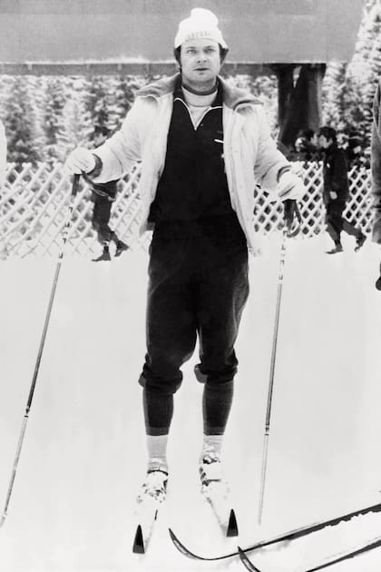 El Rey practicando esquí de fondo en Innsbruck durante los Juegos Olímpicos de Invierno de 1976.