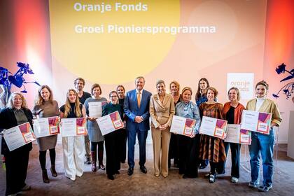El rey y la reina de los Países Bajos reconocieron a organizaciones sociales que completaron con éxito el Programa de Crecimiento del Fondo Orange (Foto: Instagram @koninklijkhuis)