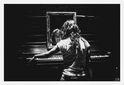 "El riesgo para mí sería congelarme, no moverme", dice la artista