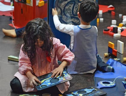 “La noche estrellada” de Van Gogh es una buena excusa para jugar con colores