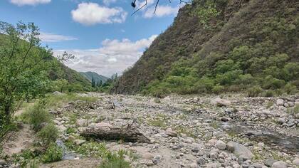 El río Ambato fue la guía para bajar hasta El Rodeo.
