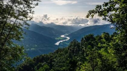 El río Arun discurre desde Tíbet hasta Nepal.